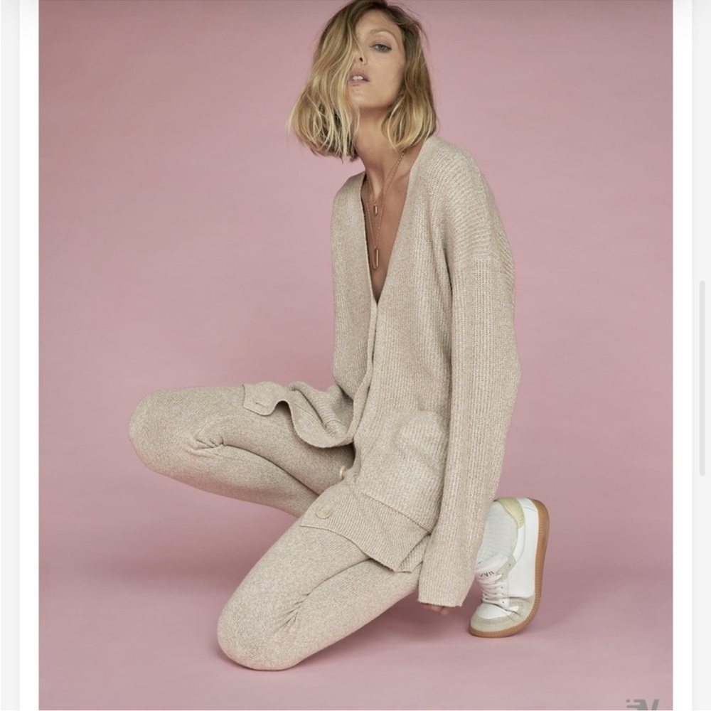 NWOT Zara Beige Knit Cardigan with Pockets